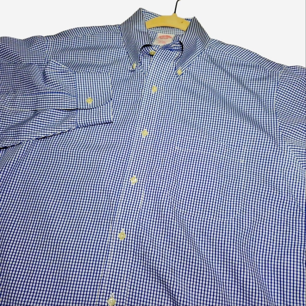 Brooks Brothers Men's Blue and White Button-down Size 15.5‎